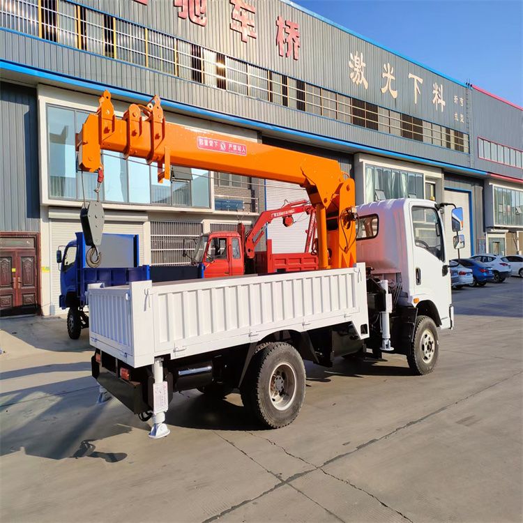 冀州区三轮随车吊定制 农用改装机自备吊中瑞长期出售